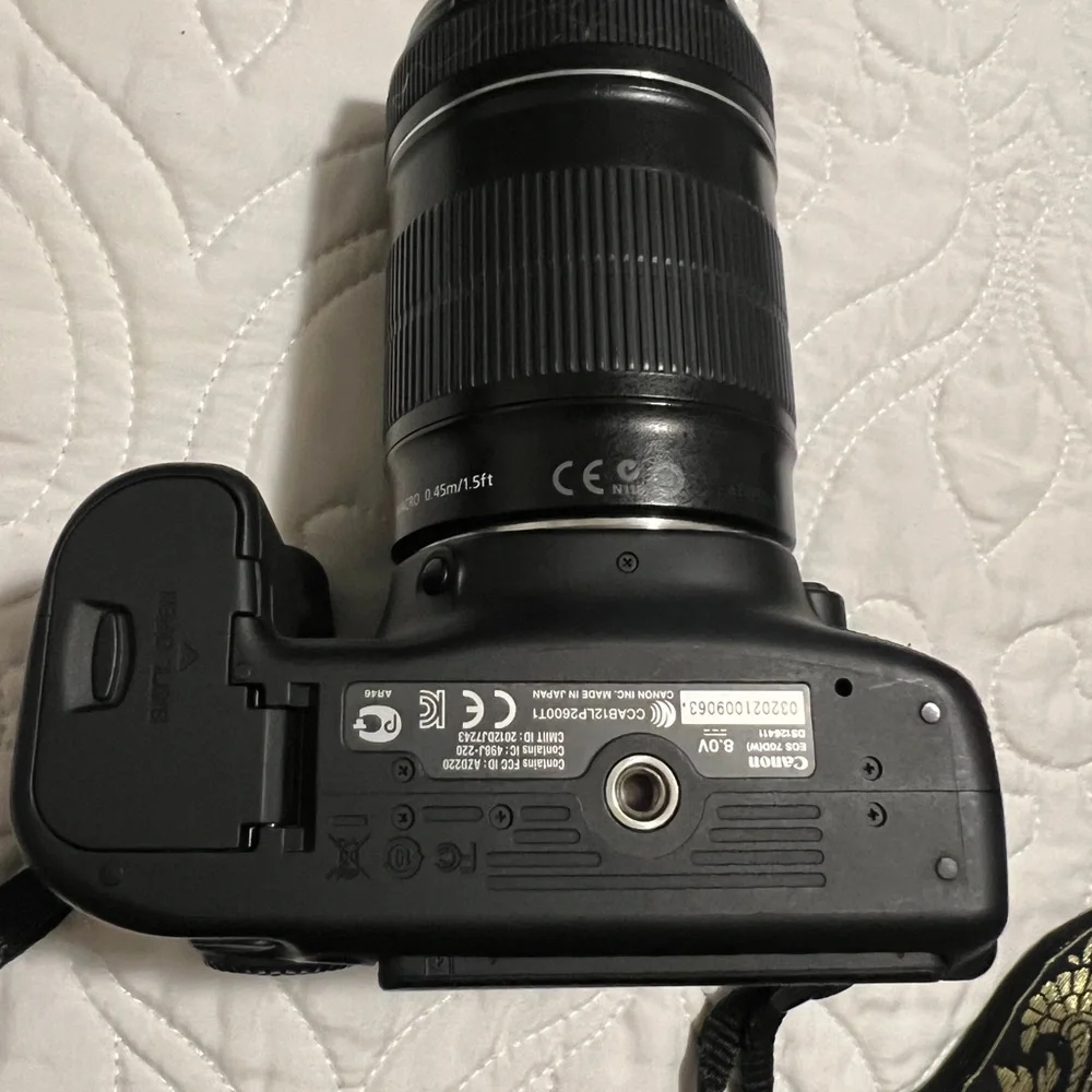 Canon EOS 70D Camera Set With 18-135mm, 18-55mm, 85mm Lenses